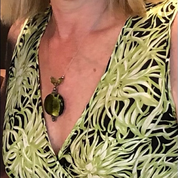 Green Glass Necklace - Picture 2 of 3